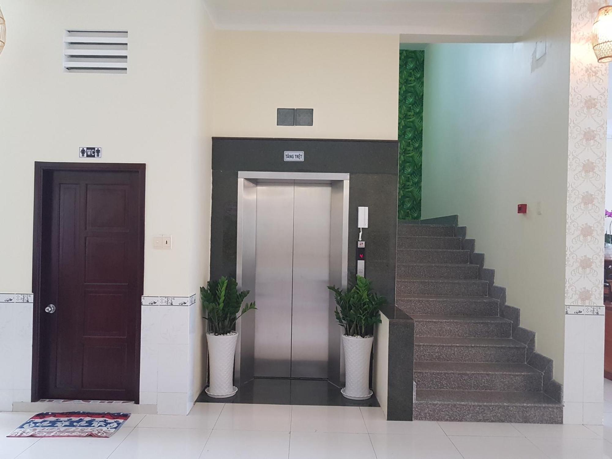 Hostel Dang Loi ホステルダンロイ Chau Doc Exterior photo