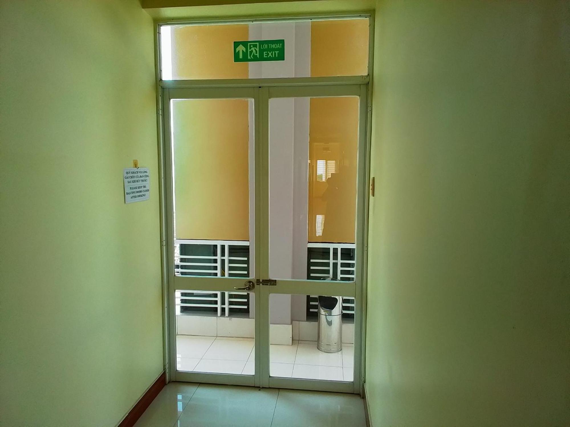 Hostel Dang Loi ホステルダンロイ Chau Doc Exterior photo