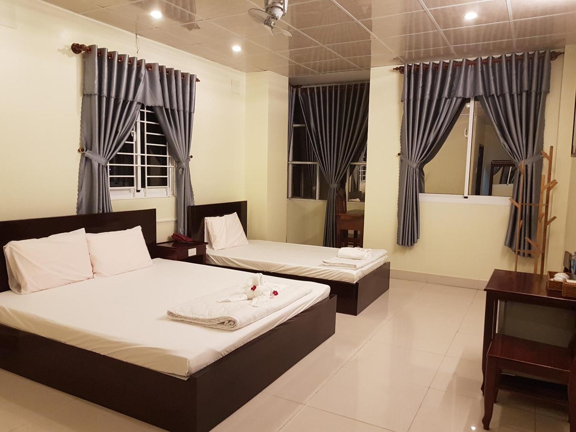 Hostel Dang Loi ホステルダンロイ Chau Doc Exterior photo