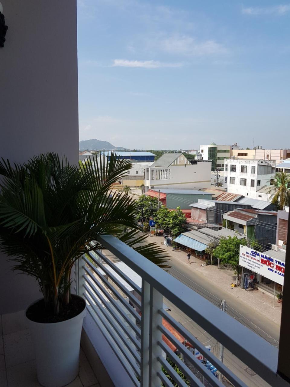 Hostel Dang Loi ホステルダンロイ Chau Doc Exterior photo