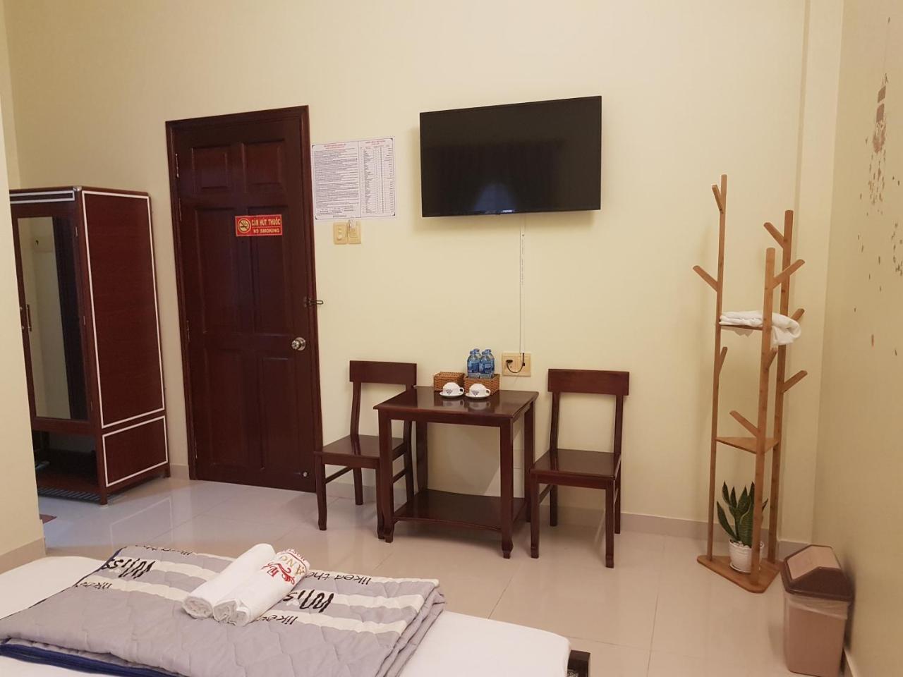 Hostel Dang Loi ホステルダンロイ Chau Doc Exterior photo